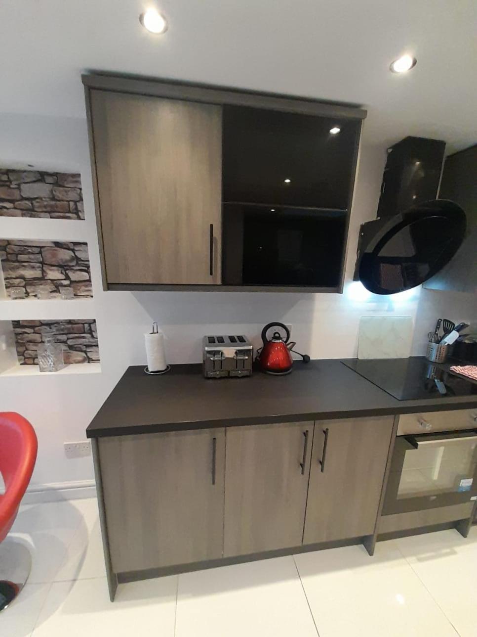Entire Contemporary & Spacious & Free Street Parking Holiday home *