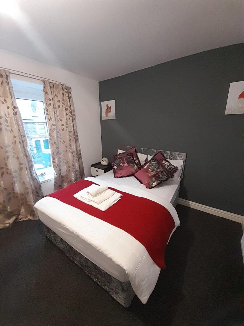 Entire Contemporary & Spacious & Free Street Parking Holiday home *